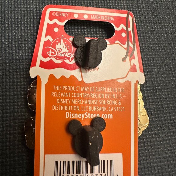 NEW - 2025 Disney Parks Castle Resort Logos Christmas Gingerbread Holiday LR Pin - Picture 3 of 4